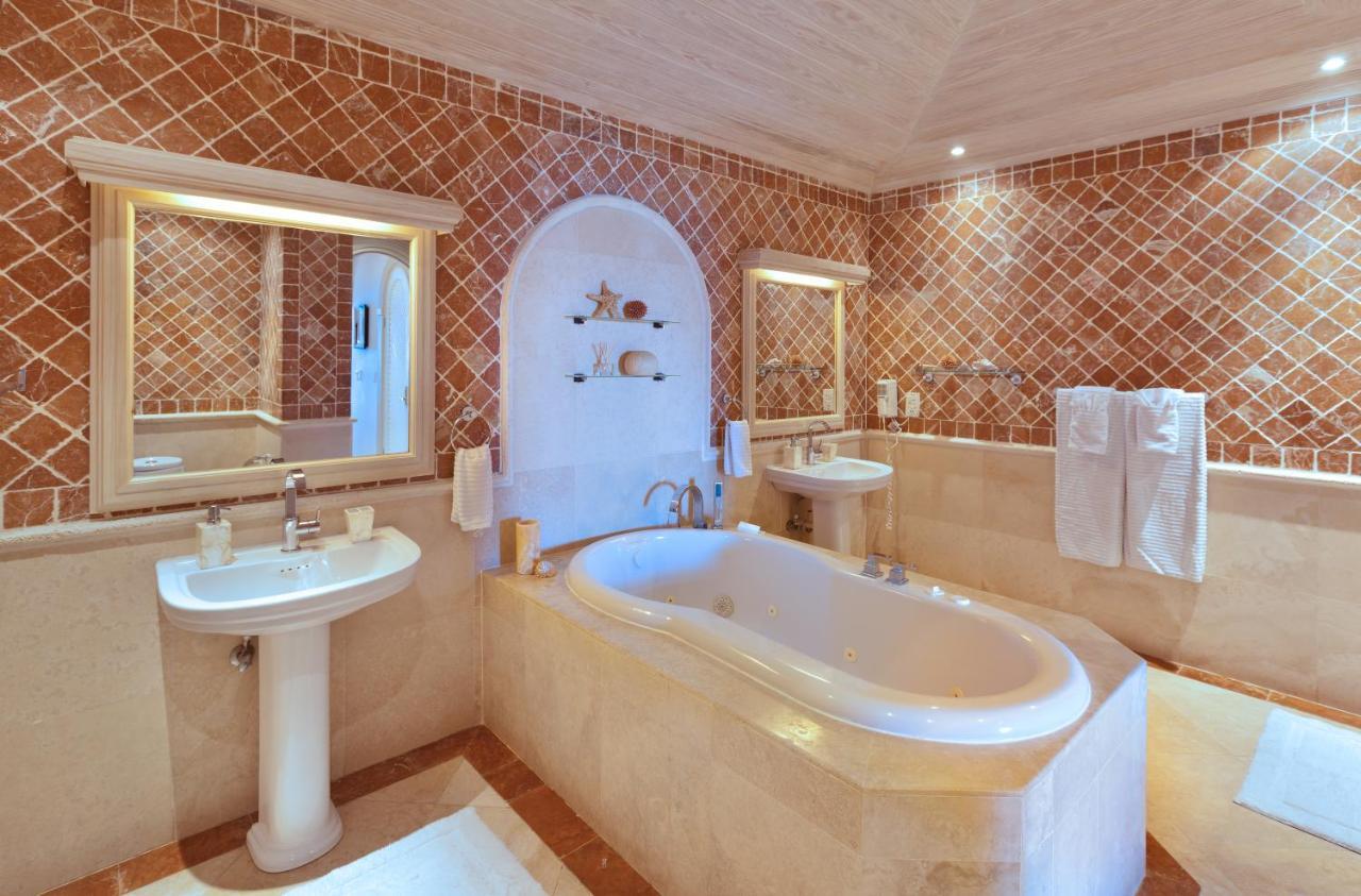 Villa Old Trees, Halcyon Paynes Bay Esterno foto